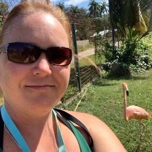 Meet your Posher, Crystal